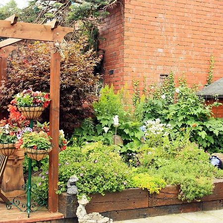 Laurels Panzió Oswestry Kültér fotó